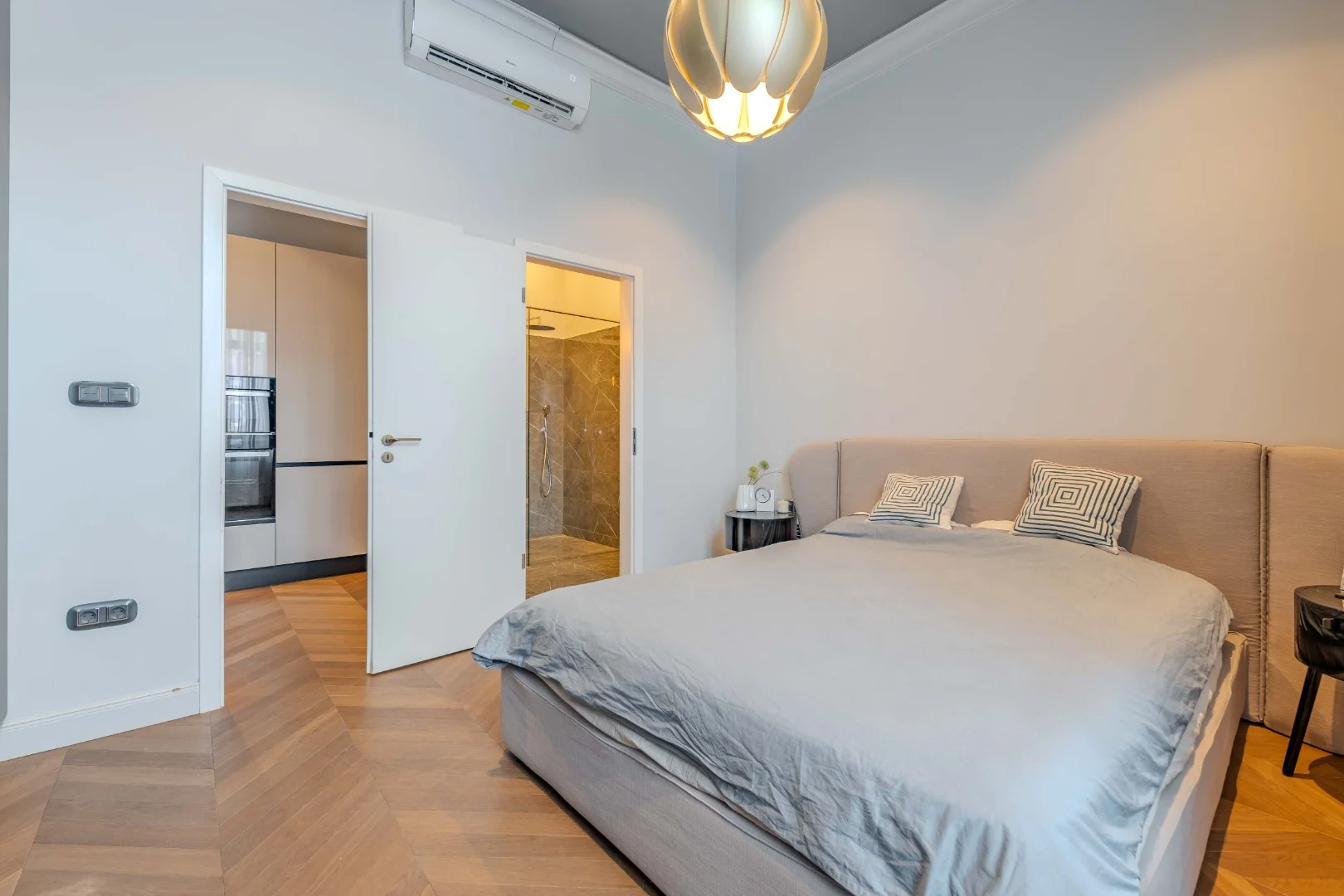 Eladó tégla lakás Budapest 06. ker. Andrássy út - Kép 5