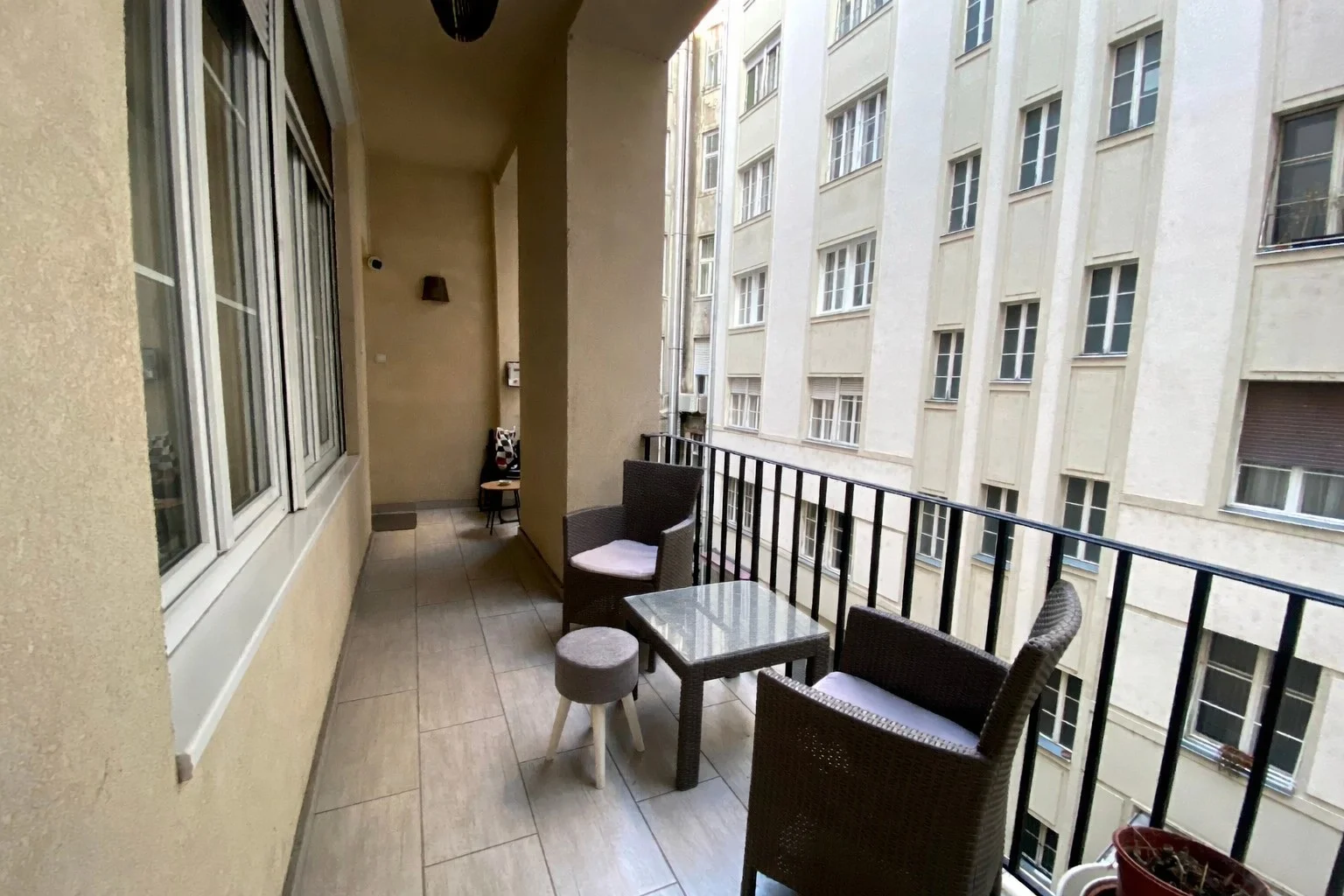 Eladó tégla lakás Budapest 06. ker. Deák tér