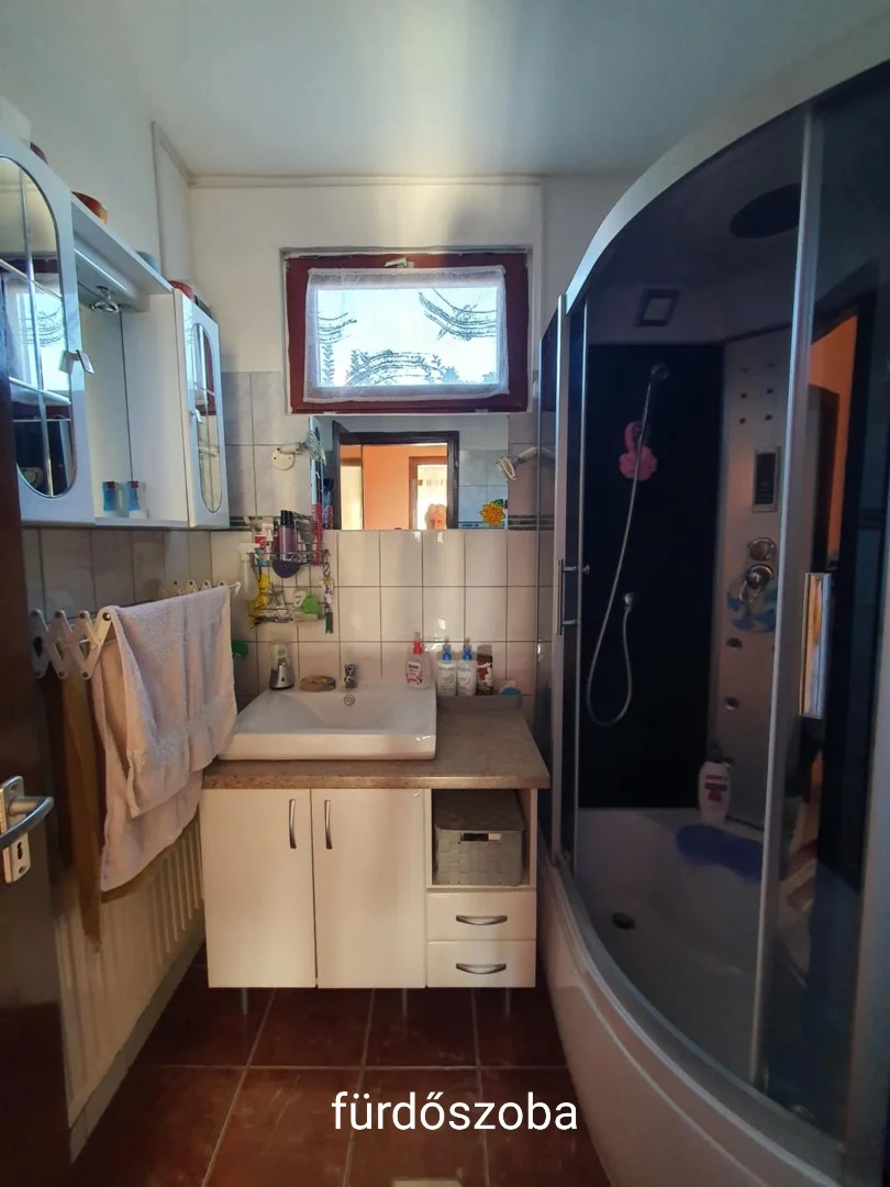 Eladó családi ház Kóka Nagykátai út - Kép 8