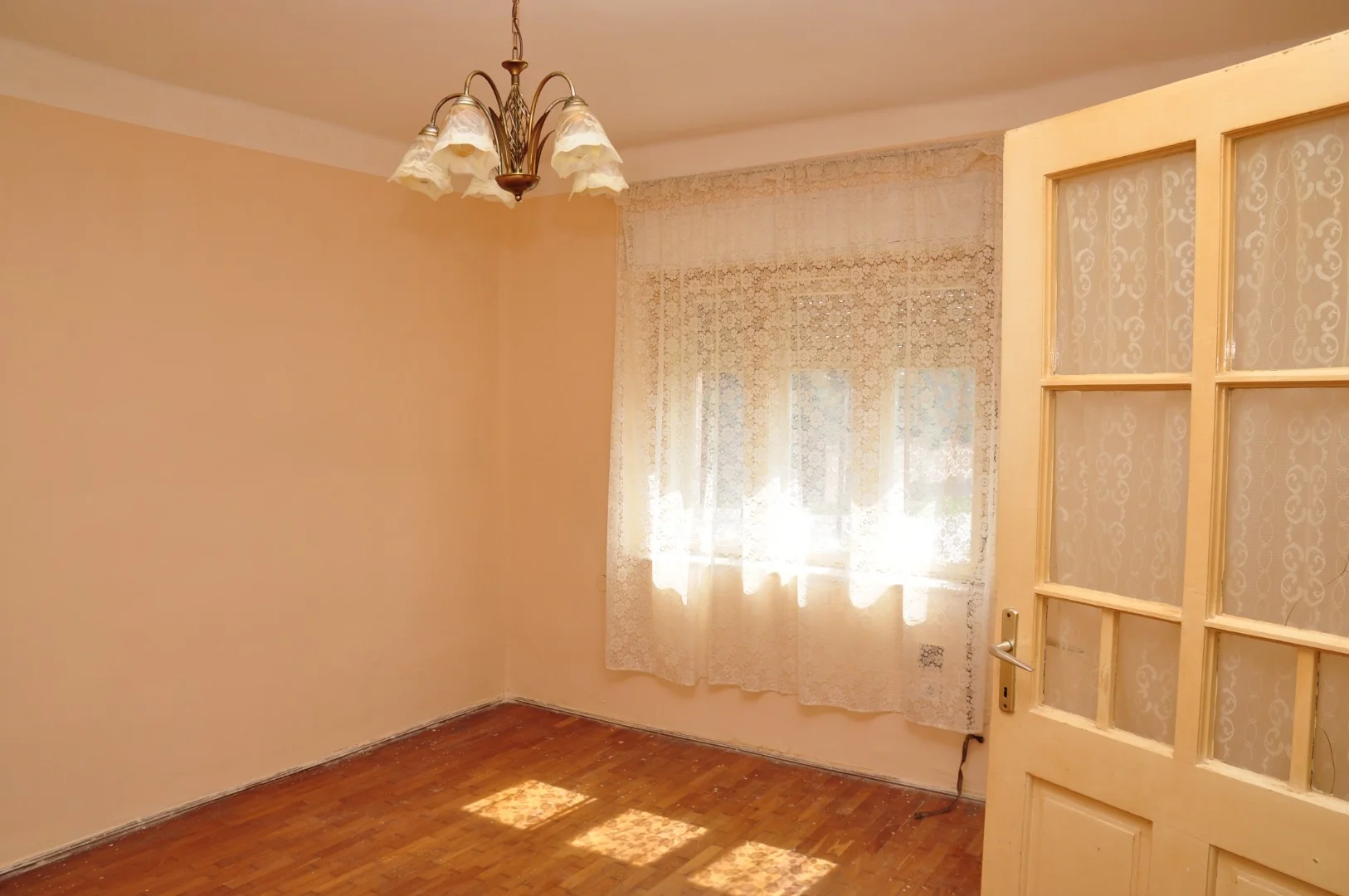 Eladó családi ház Karácsond - Kép 6