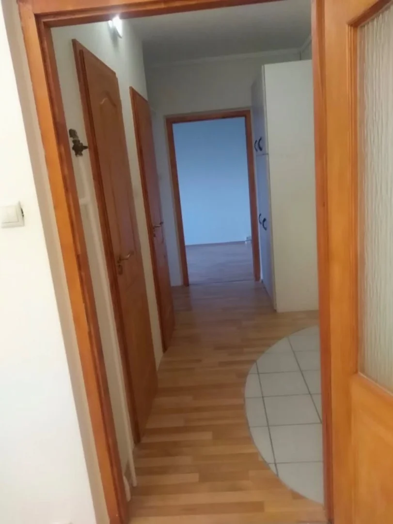 Kiadó panel lakás Székesfehérvár Saletrom - Kép 5