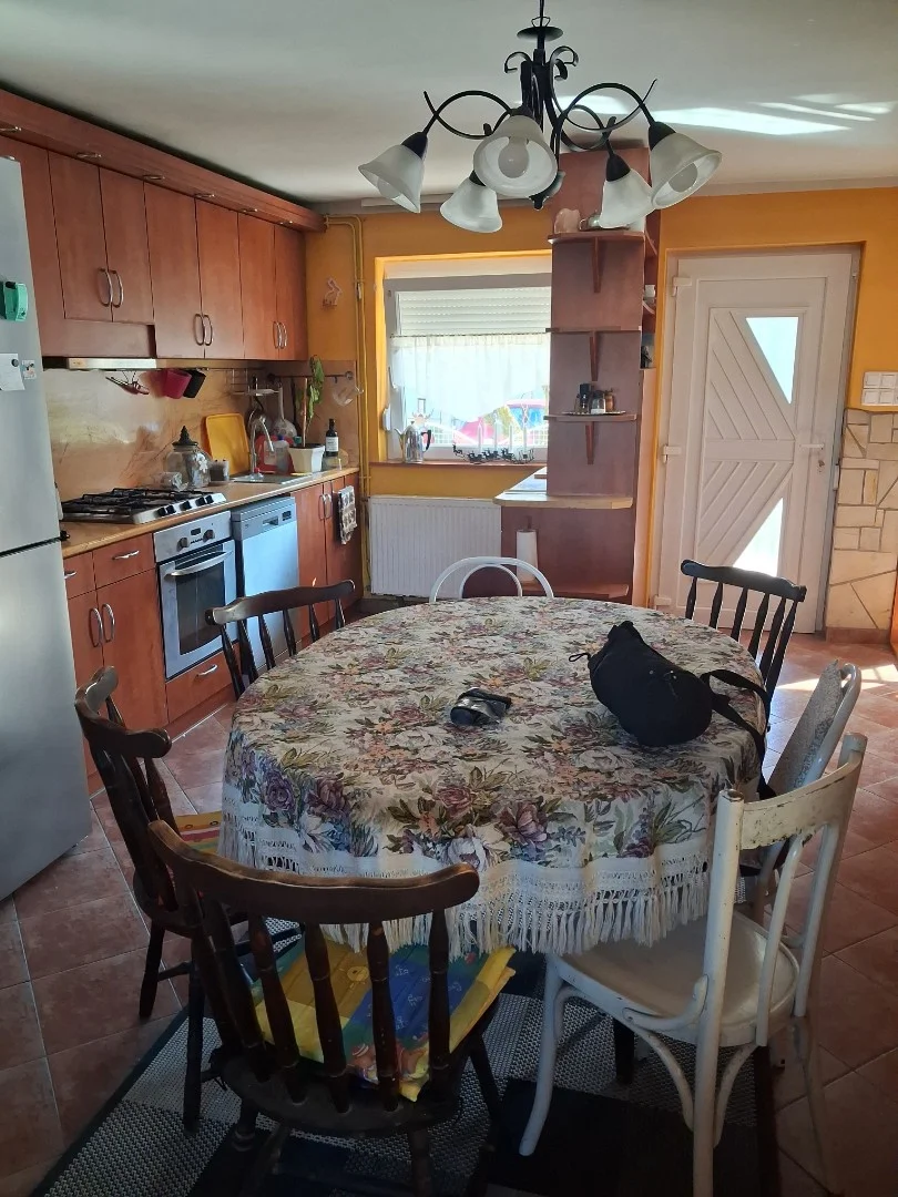 Eladó családi ház Bakonycsernye - Kép 6