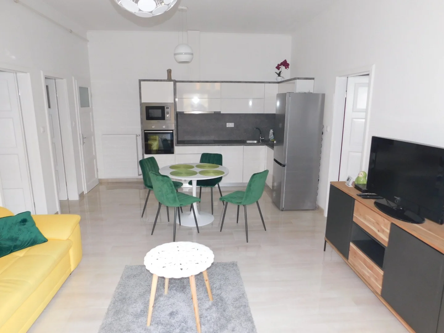 Kiadó tégla lakás Pécs Perczel Miklós utca