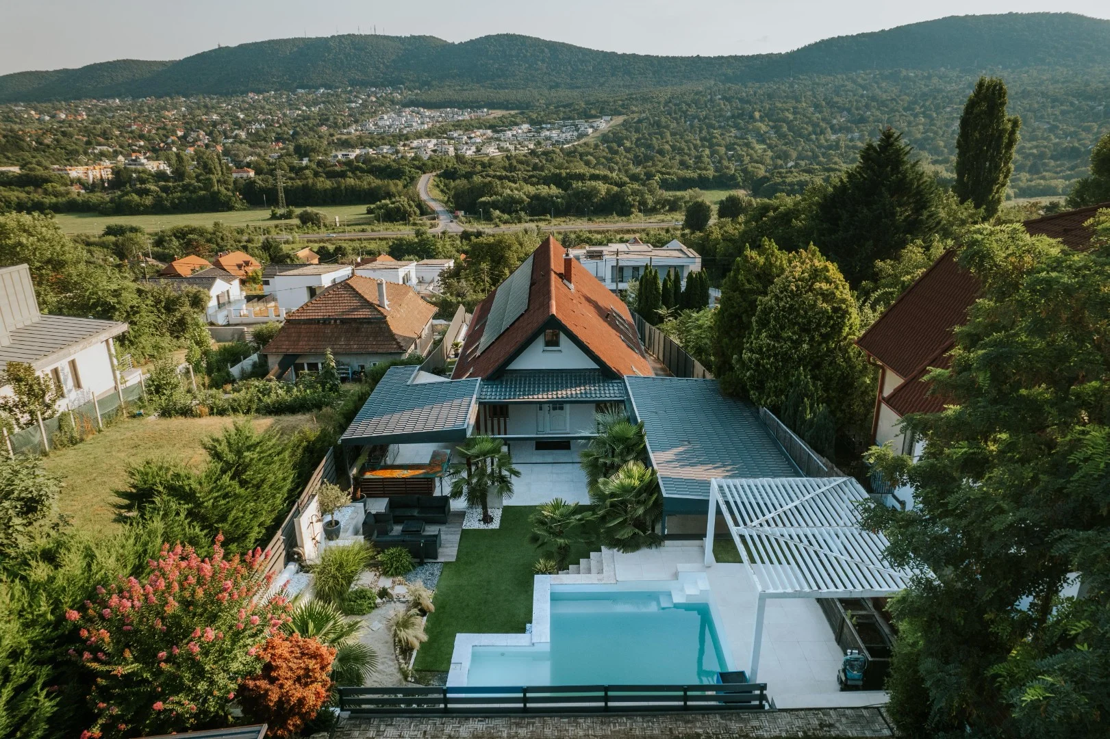 Eladó családi ház Budapest 03. ker. - Kép 2