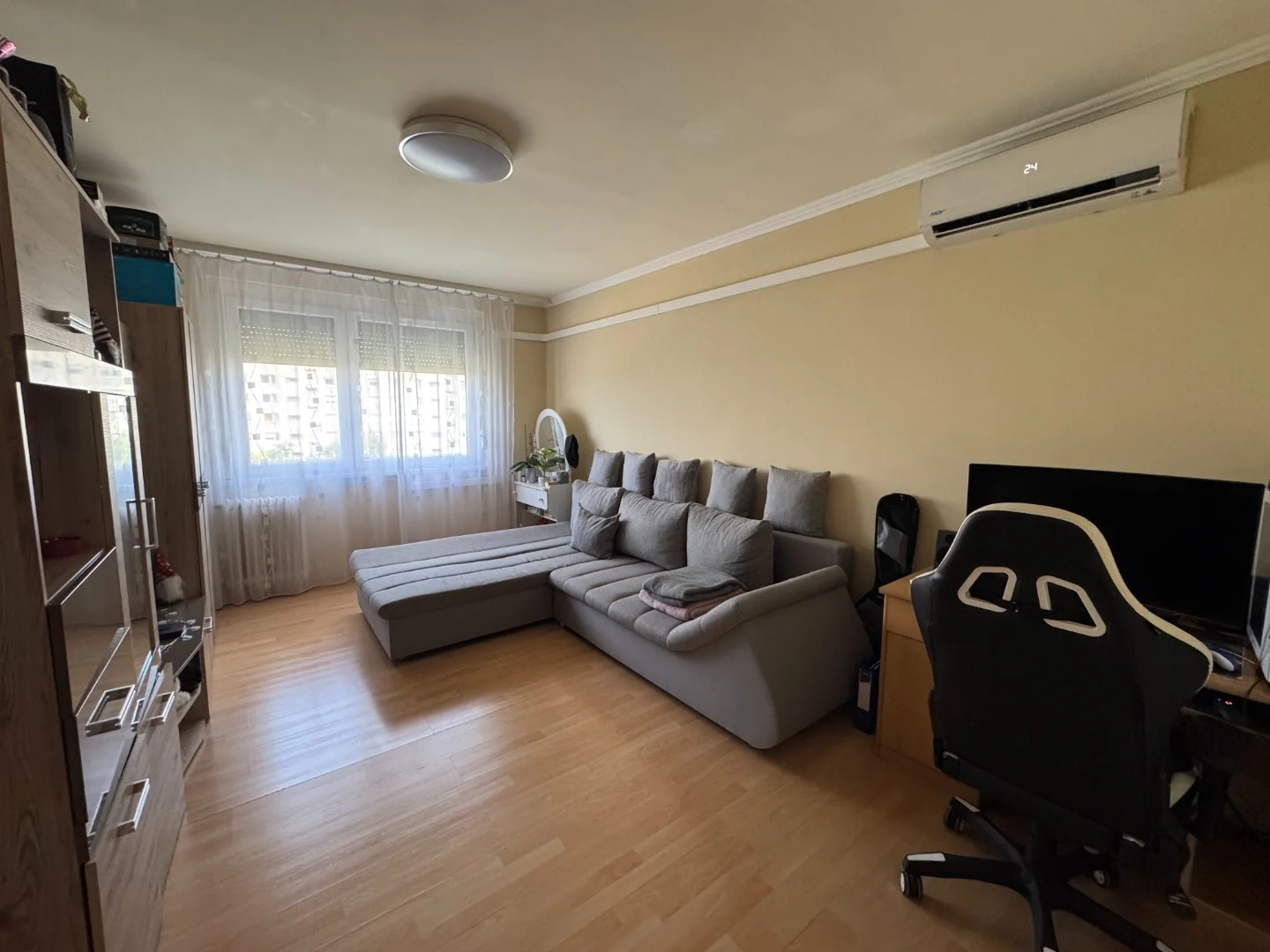 Eladó panel lakás Debrecen Fényes udvar - Kép 2