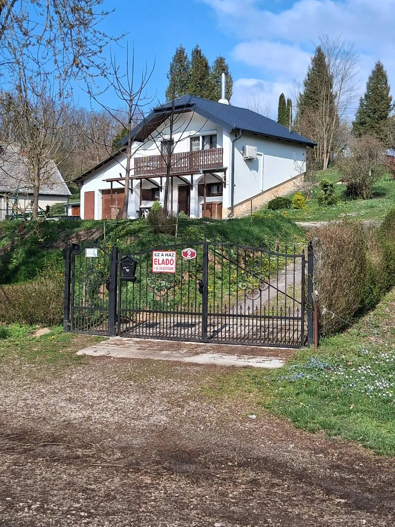 Eladó családi ház Galambok