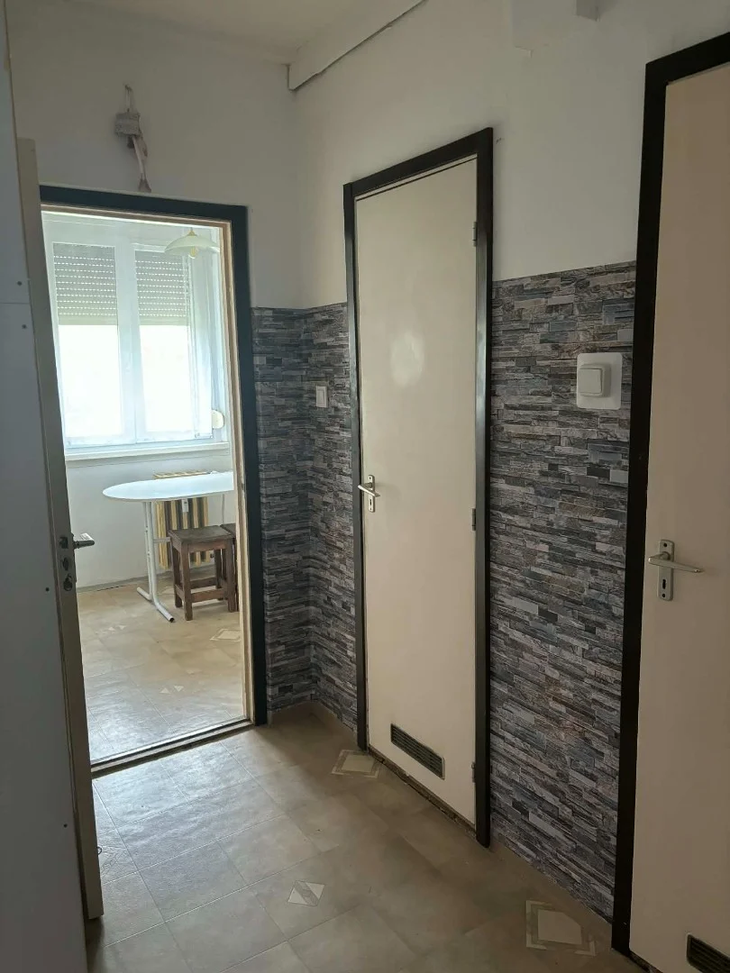 Eladó panel lakás Szeged Lomnici utca - Kép 5