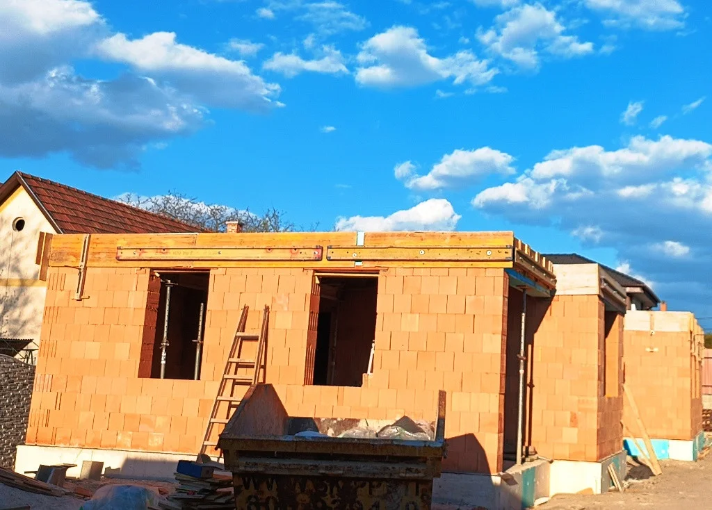 Eladó családi ház Göd