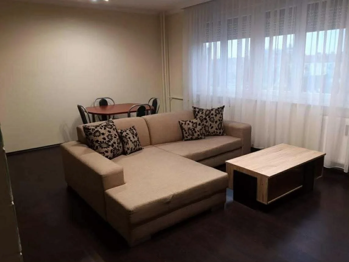 Eladó panel lakás Szolnok Ady Endre út