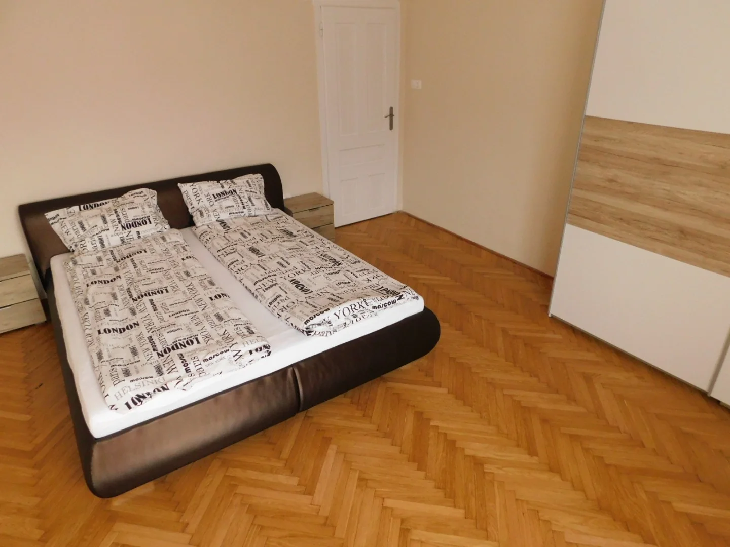 Kiadó tégla lakás Pécs Hungária utca - Kép 10