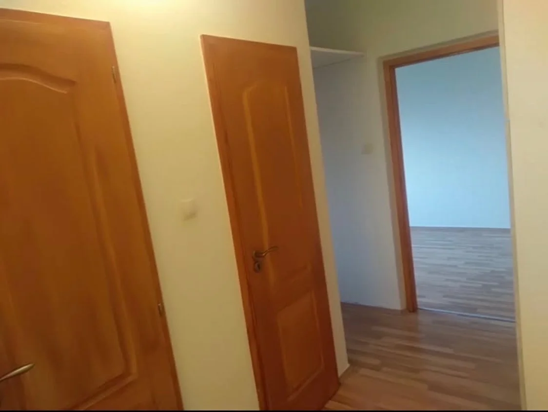 Kiadó panel lakás Székesfehérvár Saletrom - Kép 4