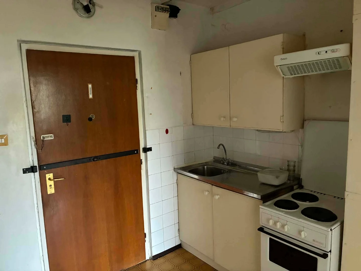 Eladó panel lakás Ajka Verseny utca - Kép 2