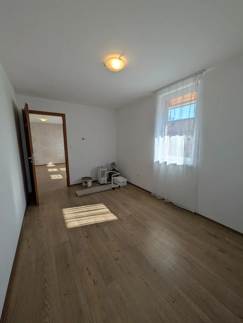 Eladó tégla lakás Pécs Árnyas liget - Kép 10