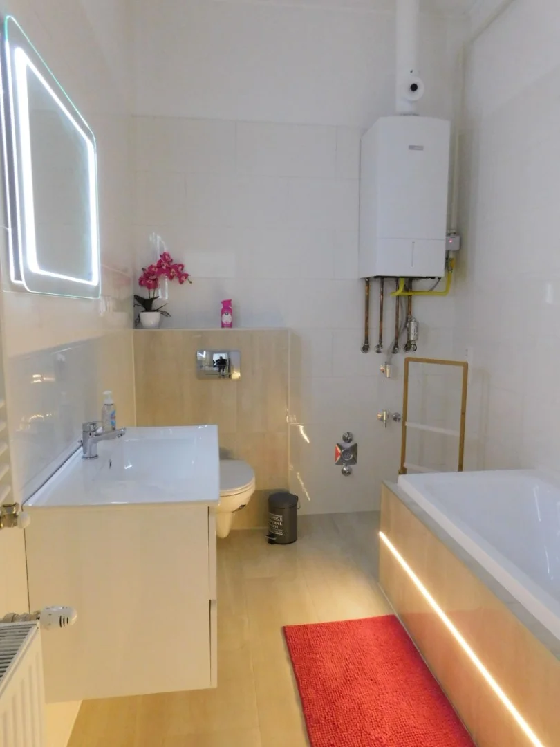 Kiadó tégla lakás Pécs Perczel Miklós utca - Kép 2