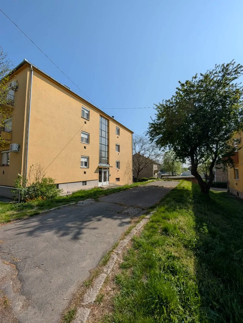 Kiadó tégla lakás Pécs Endre