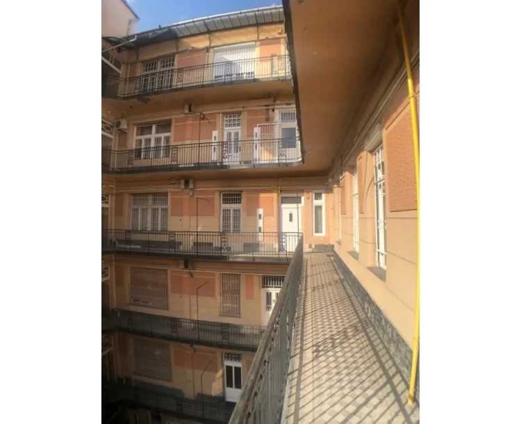 Eladó tégla lakás Budapest 05. ker. Petőfi Sándor utca - Kép 8