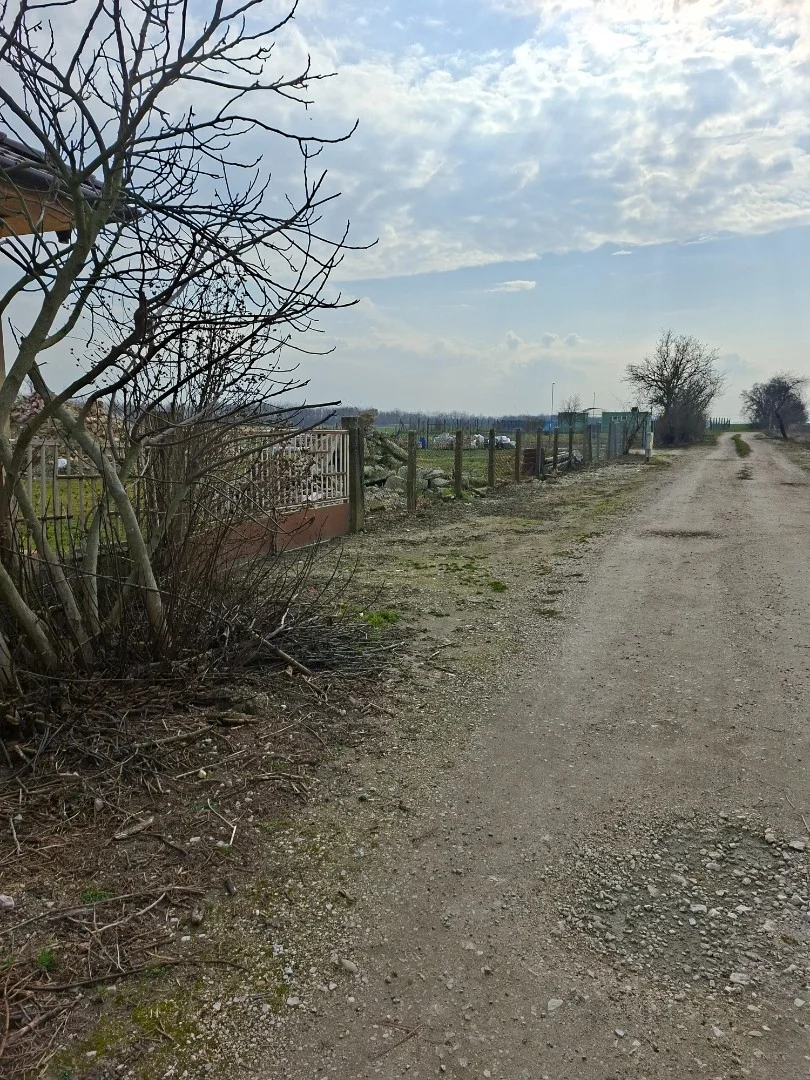 Eladó építési telek Bőny Béke utca - Kép 2