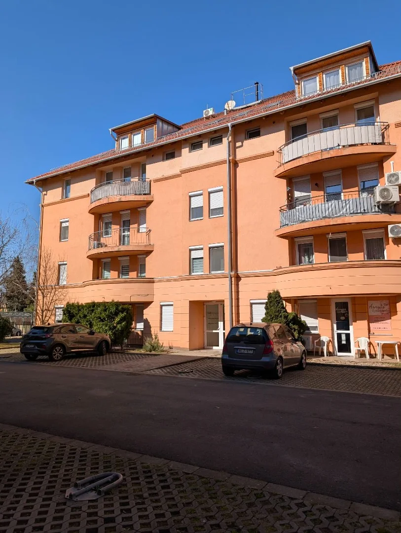 Eladó tégla lakás Pécs Árnyas liget