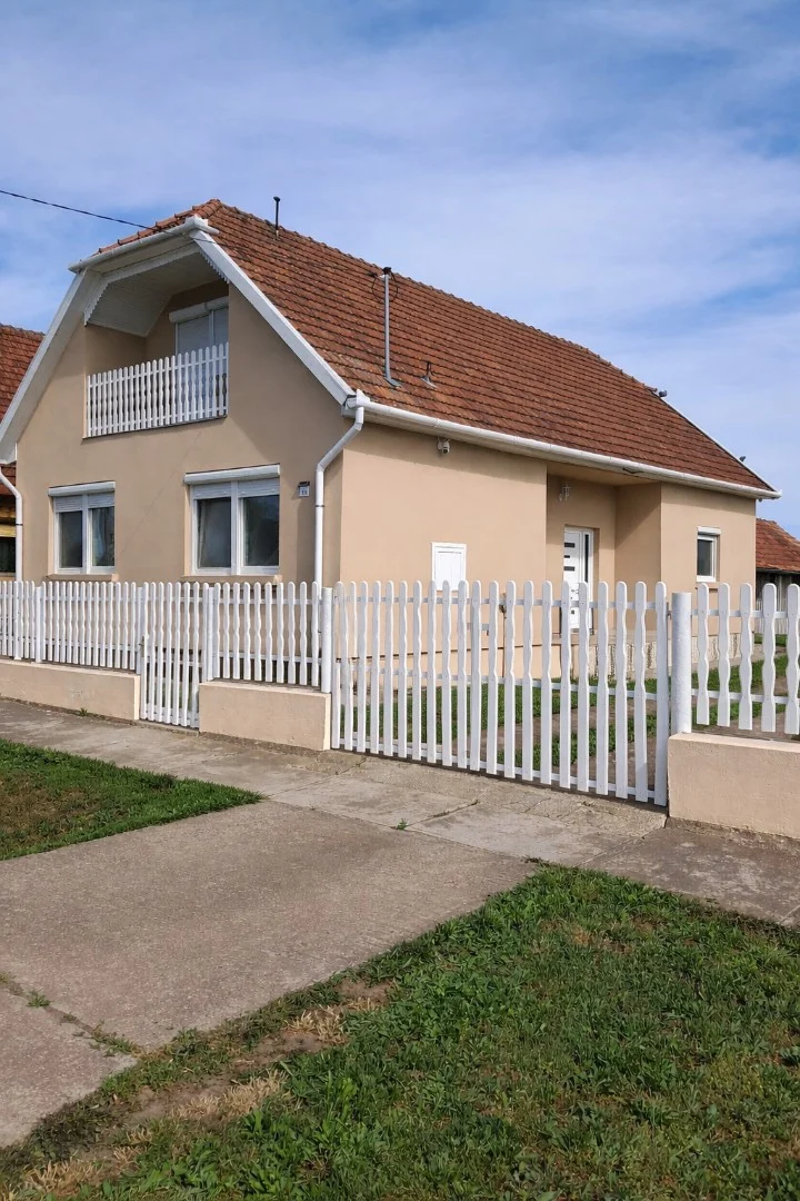 Eladó családi ház Sarkad Munkácsy Mihàly utca