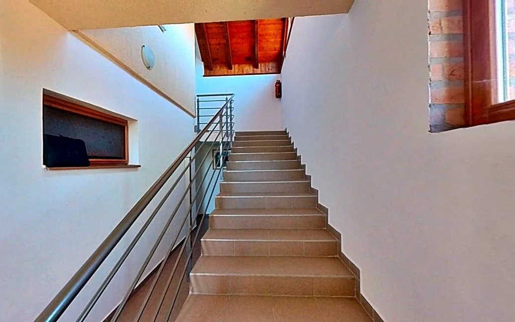 Eladó hotel, szálloda iroda / üzlet / kereskedelmi / szolgáltató Gyula Tiborcz utca - Kép 9