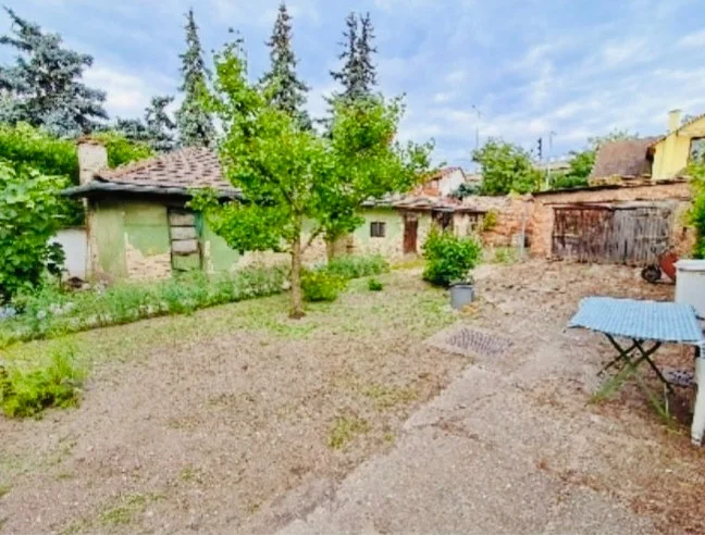 Eladó családi ház Budapest 15. ker.