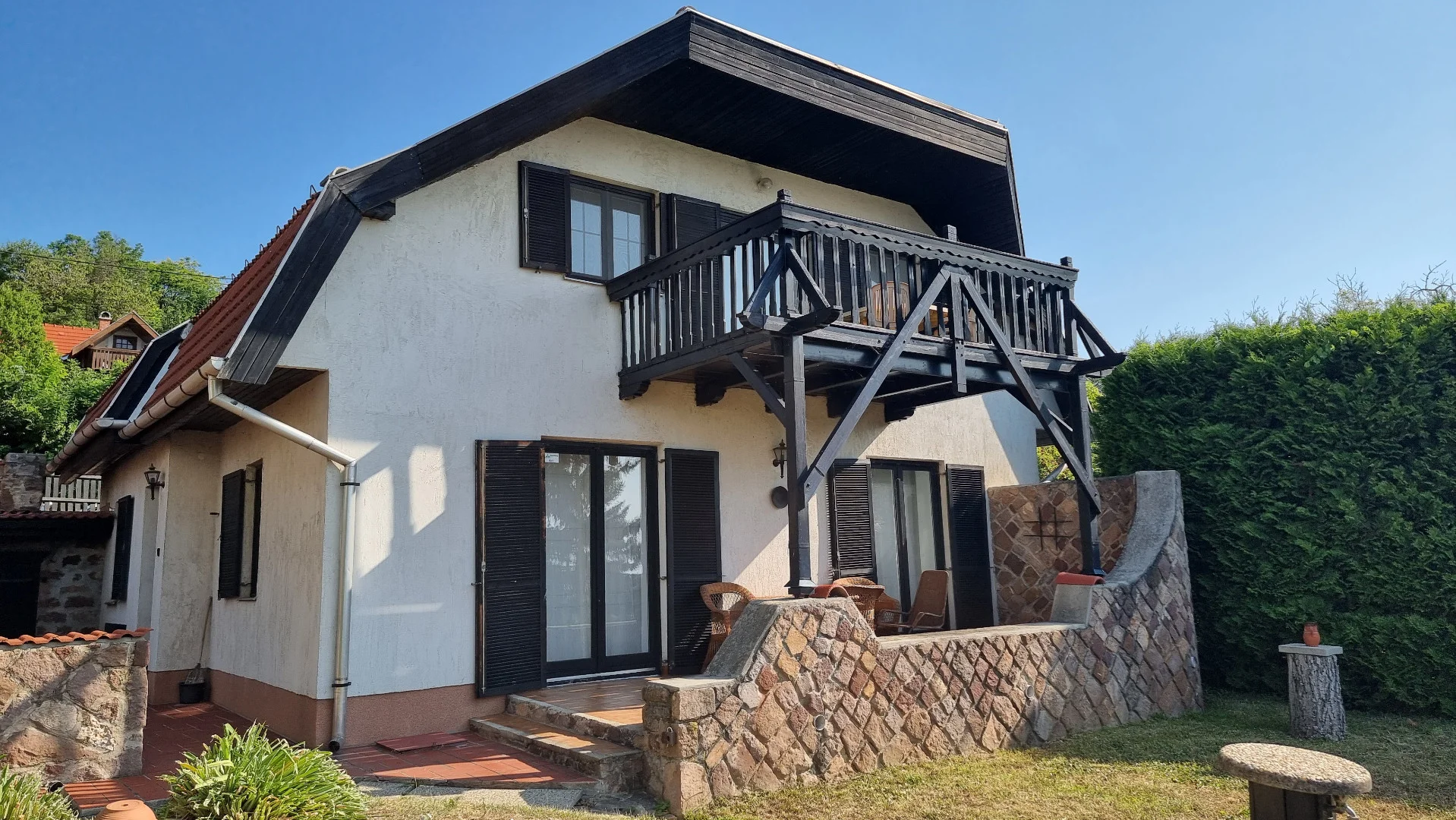 Eladó családi ház Balatonalmádi