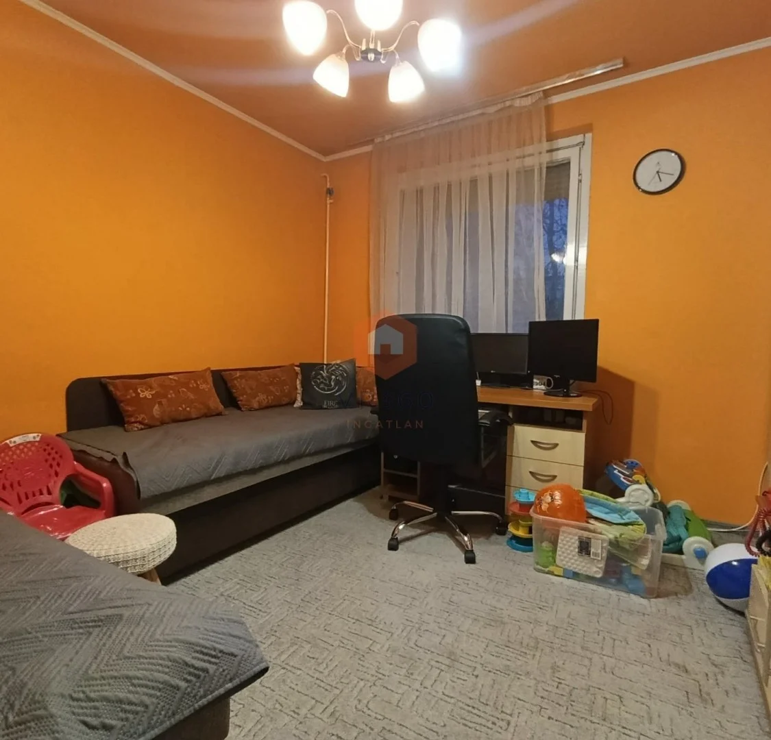 Eladó panel lakás Pécs Aidenger János - Kép 2