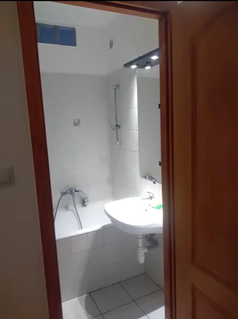 Kiadó panel lakás Székesfehérvár Saletrom - Kép 3