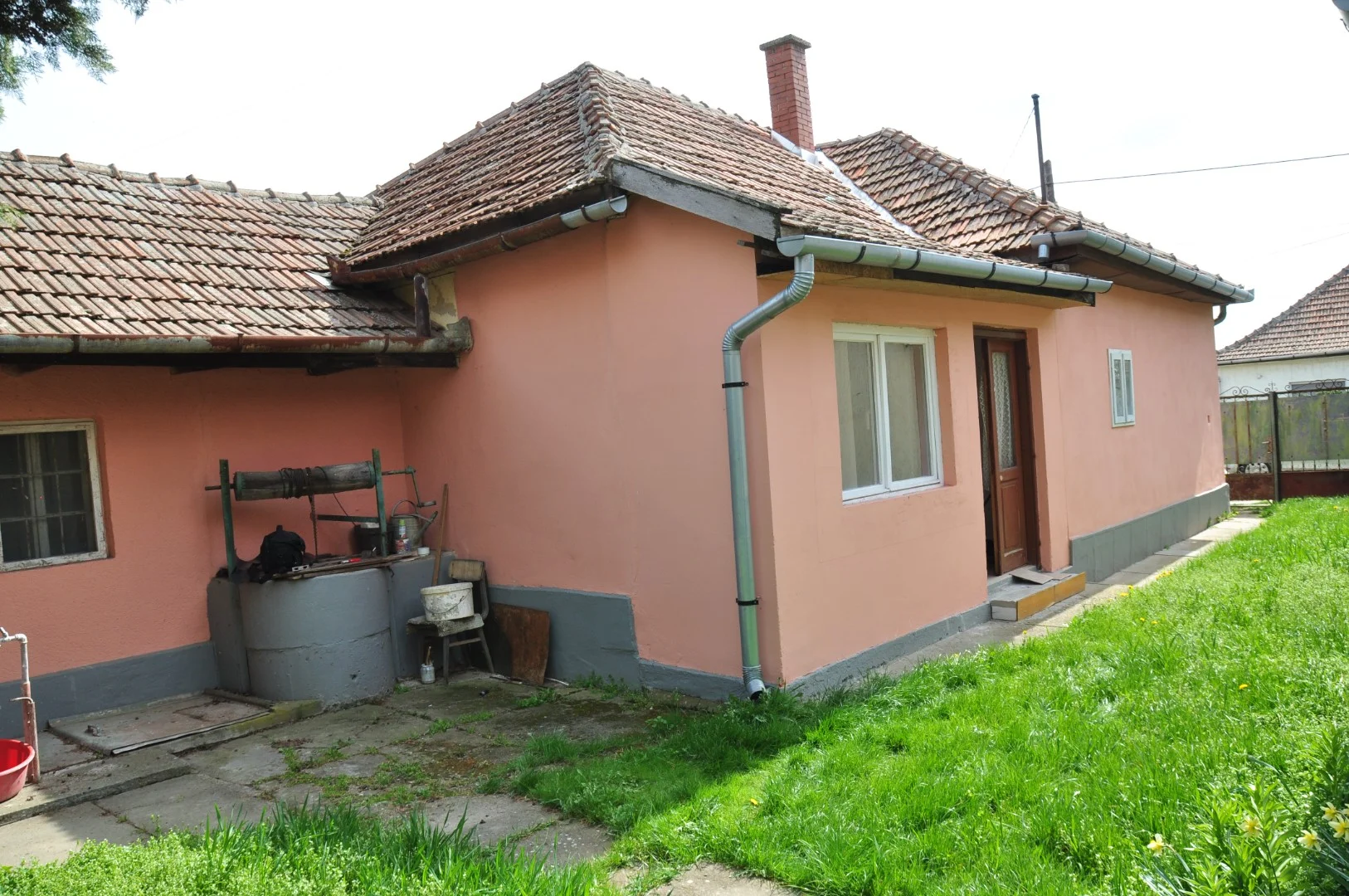 Eladó családi ház Karácsond - Kép 2