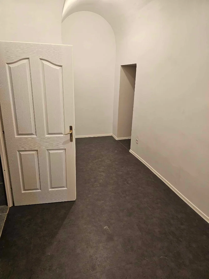 Kiadó üzlet iroda / üzlet / kereskedelmi / szolgáltató Tata Ady Endre utca - Kép 3