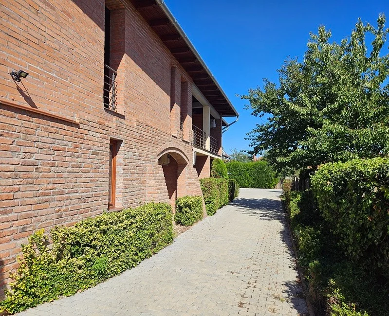 Eladó hotel, szálloda iroda / üzlet / kereskedelmi / szolgáltató Gyula Tiborcz utca - Kép 18