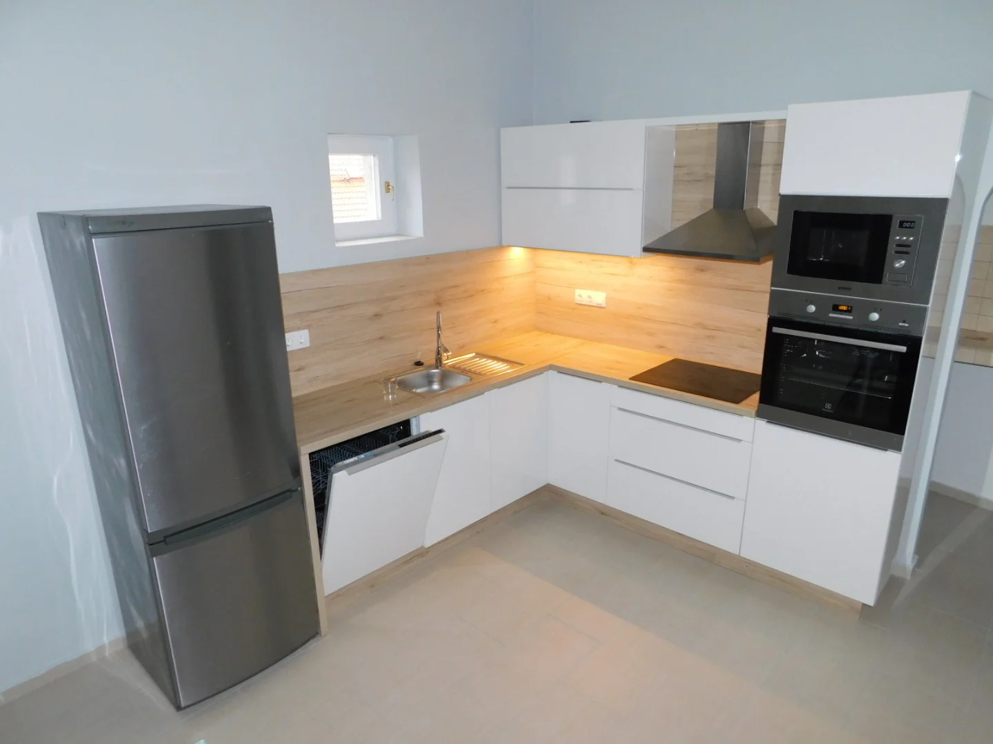 Kiadó tégla lakás Pécs Hungária utca - Kép 4