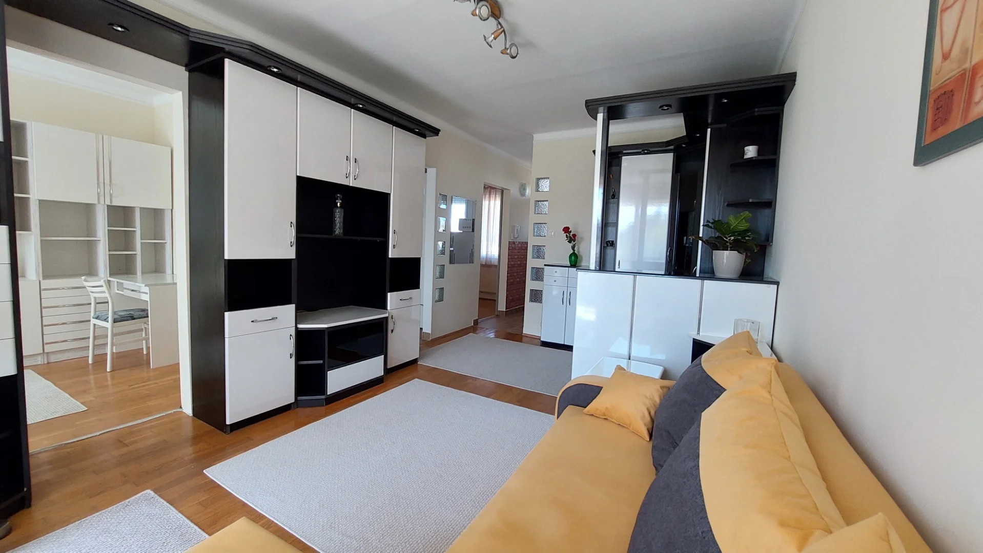 Kiadó tégla lakás Budapest 08. ker. - Kép 5