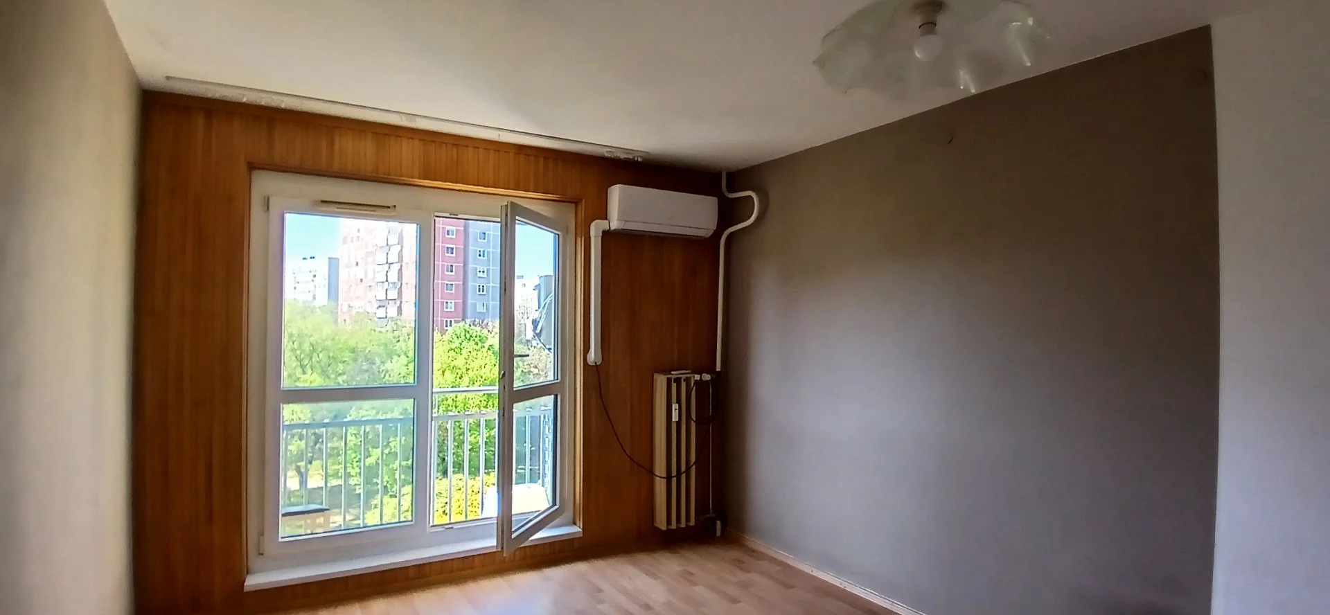 Eladó panel lakás Budapest 03. ker. Gyűrű - Kép 2