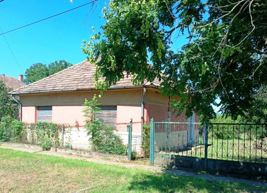 Eladó családi ház Vámosmikola Börzsönyi utca