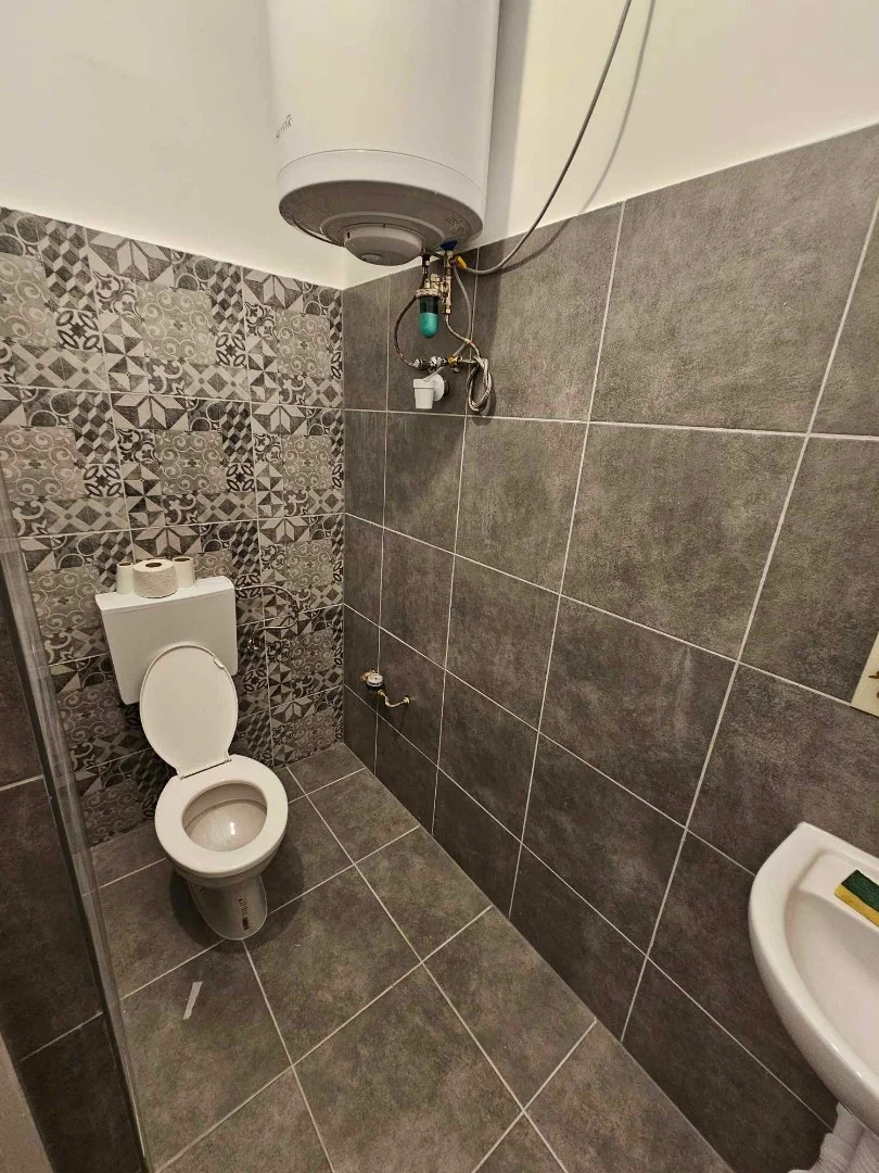 Kiadó üzlet iroda / üzlet / kereskedelmi / szolgáltató Tata Ady Endre utca - Kép 4