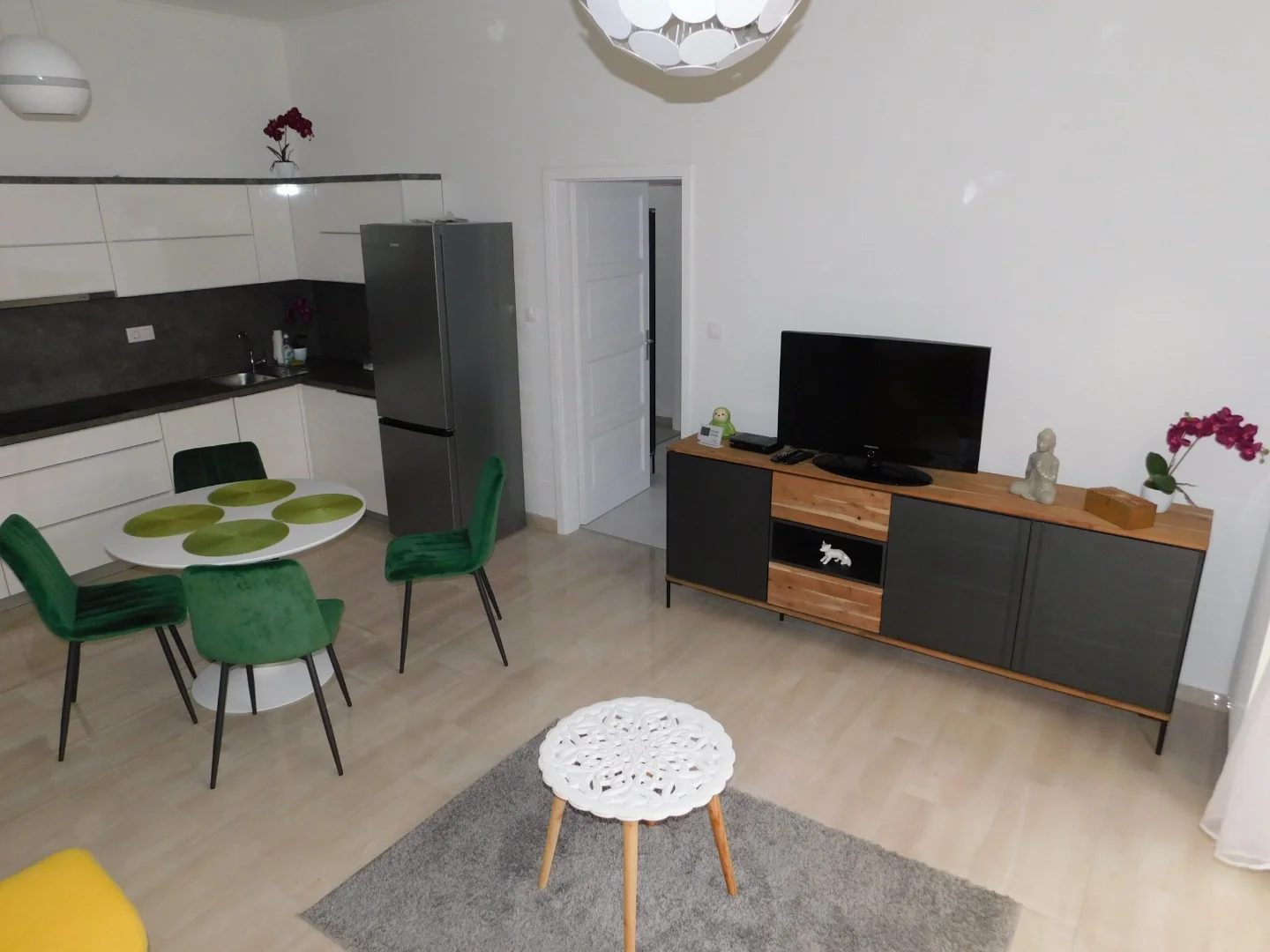 Kiadó tégla lakás Pécs Perczel Miklós utca - Kép 6