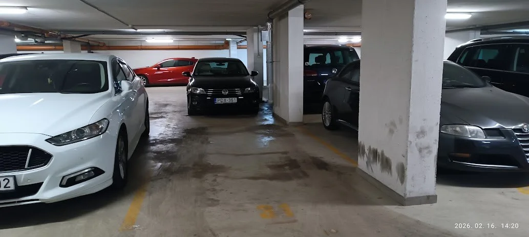 Eladó garázs garázs / beálló Budapest 08. ker. József u.