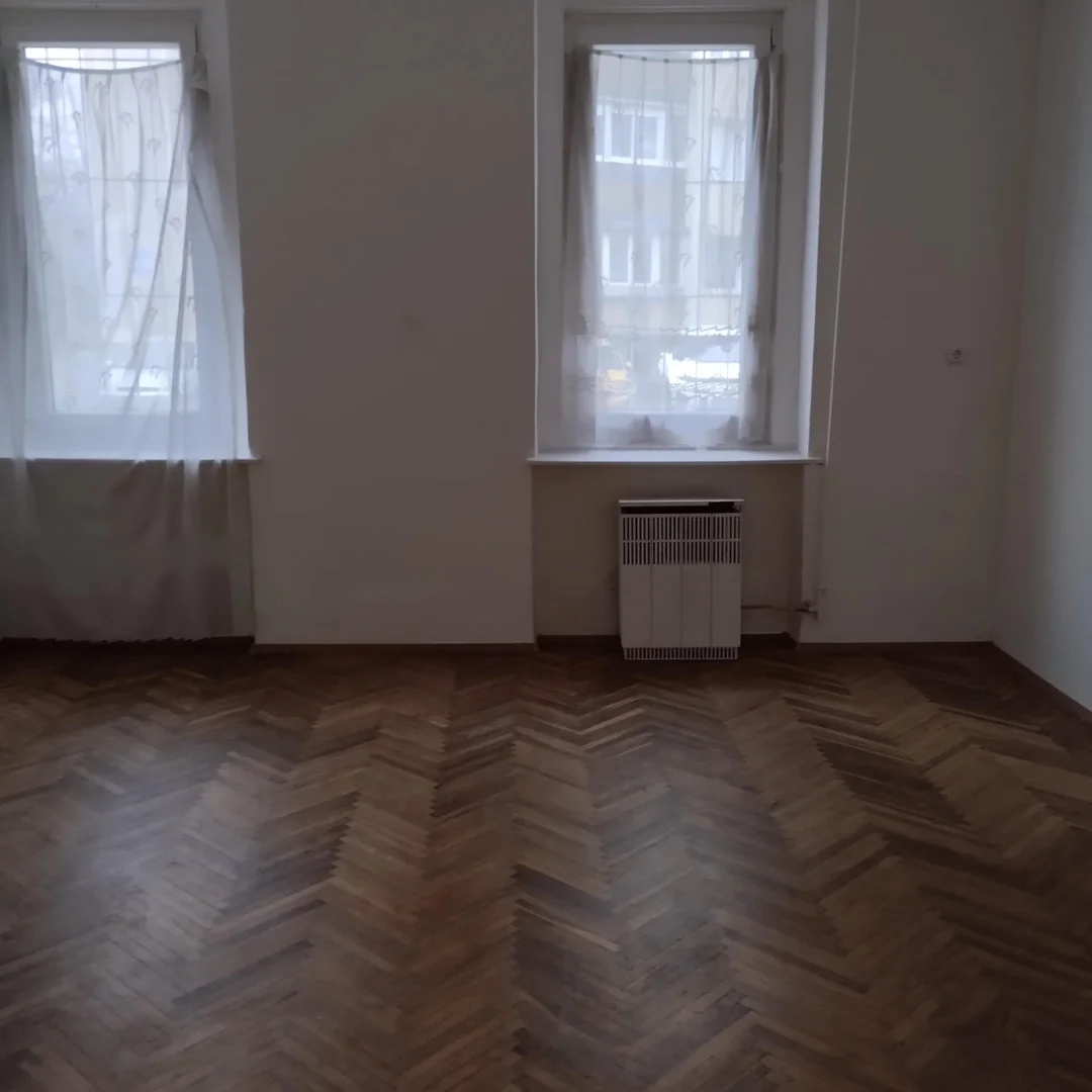 Eladó tégla lakás Budapest 04. ker.