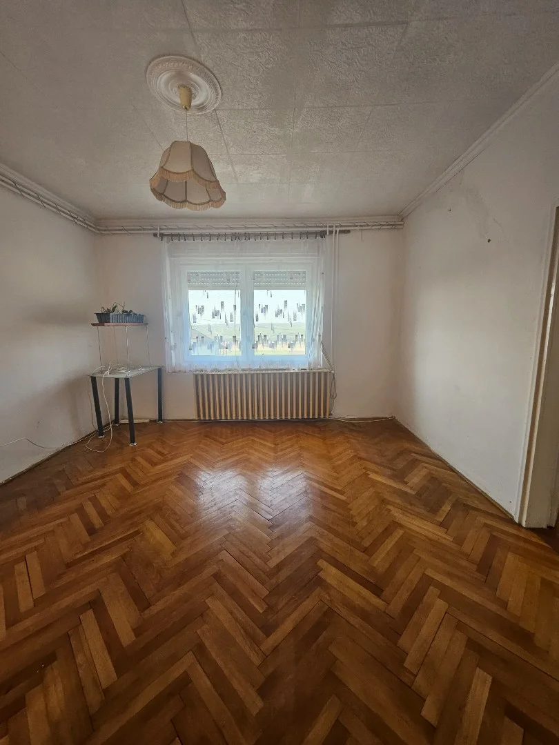 Eladó családi ház Héhalom - Kép 14