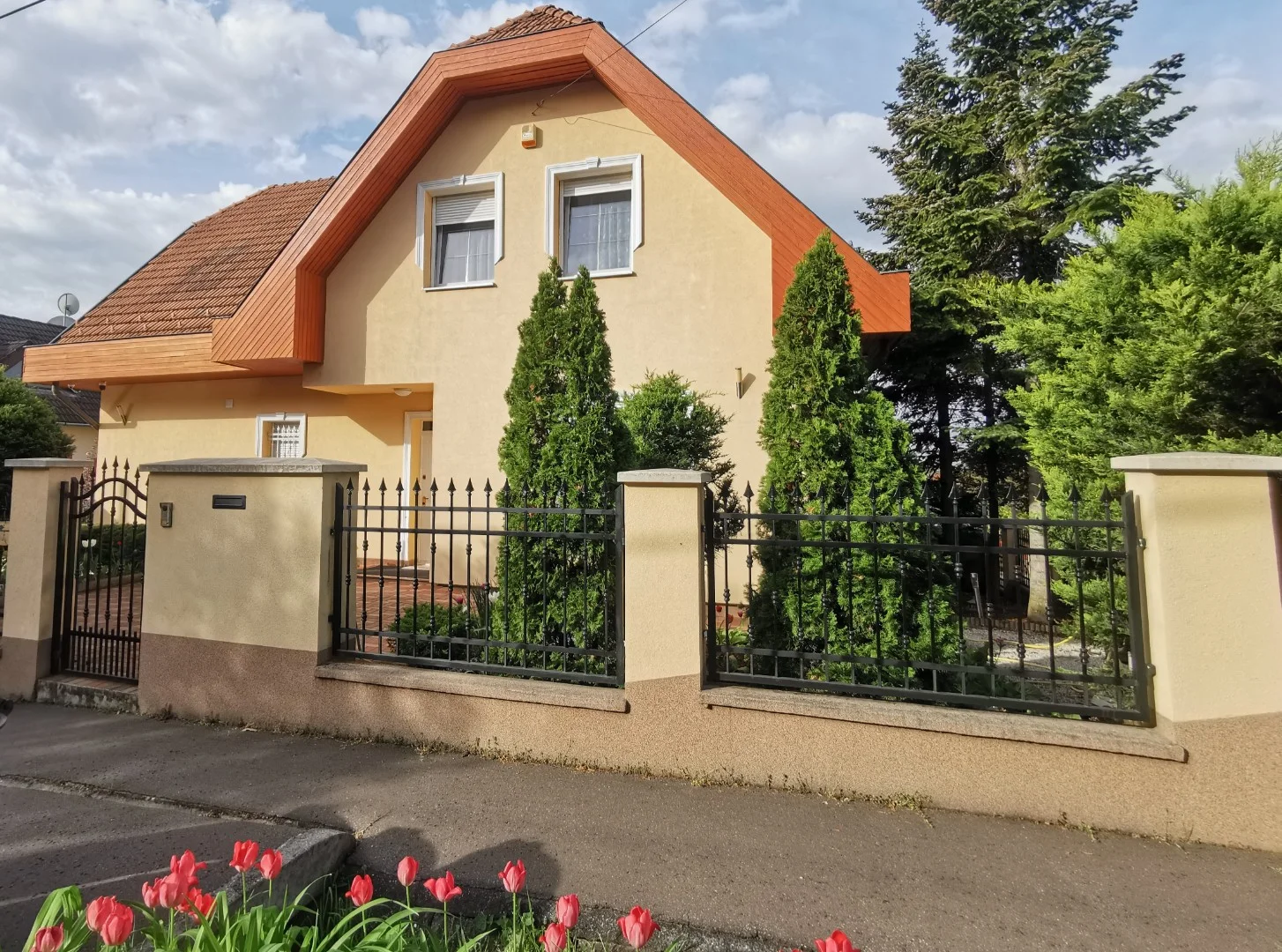 Eladó családi ház Budapest 16. ker. Paripa utca