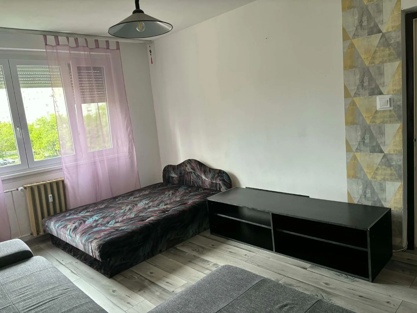 Eladó panel lakás Szeged Lomnici utca - Kép 2