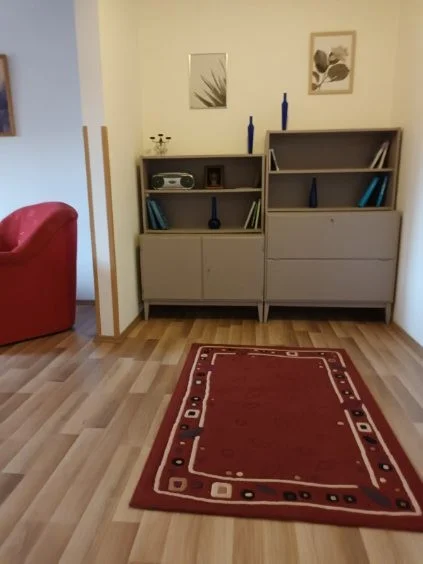 Eladó panel lakás Veszprém Halle - Kép 2