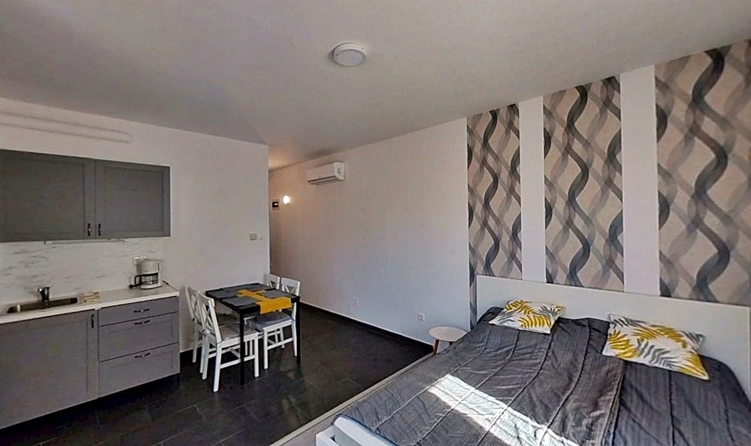 Eladó hotel, szálloda iroda / üzlet / kereskedelmi / szolgáltató Gyula Tiborcz utca - Kép 8