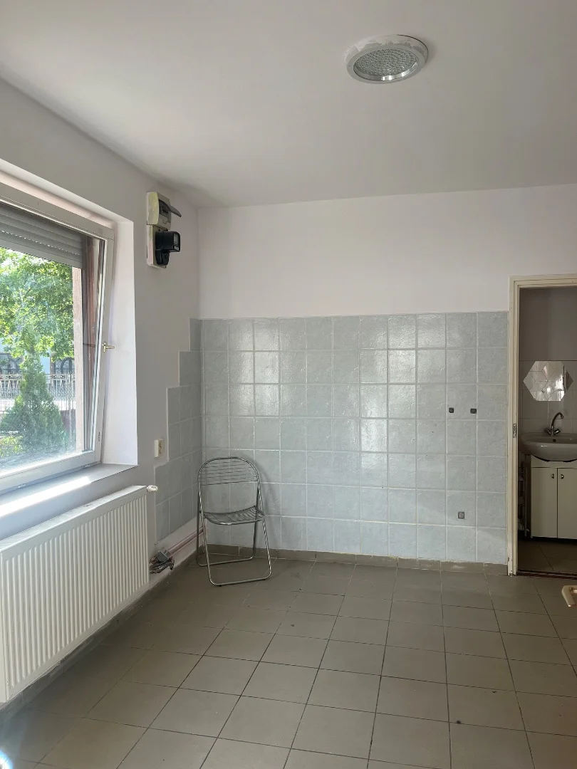 Kiadó üzlet iroda / üzlet / kereskedelmi / szolgáltató Pilis Rákóczi út