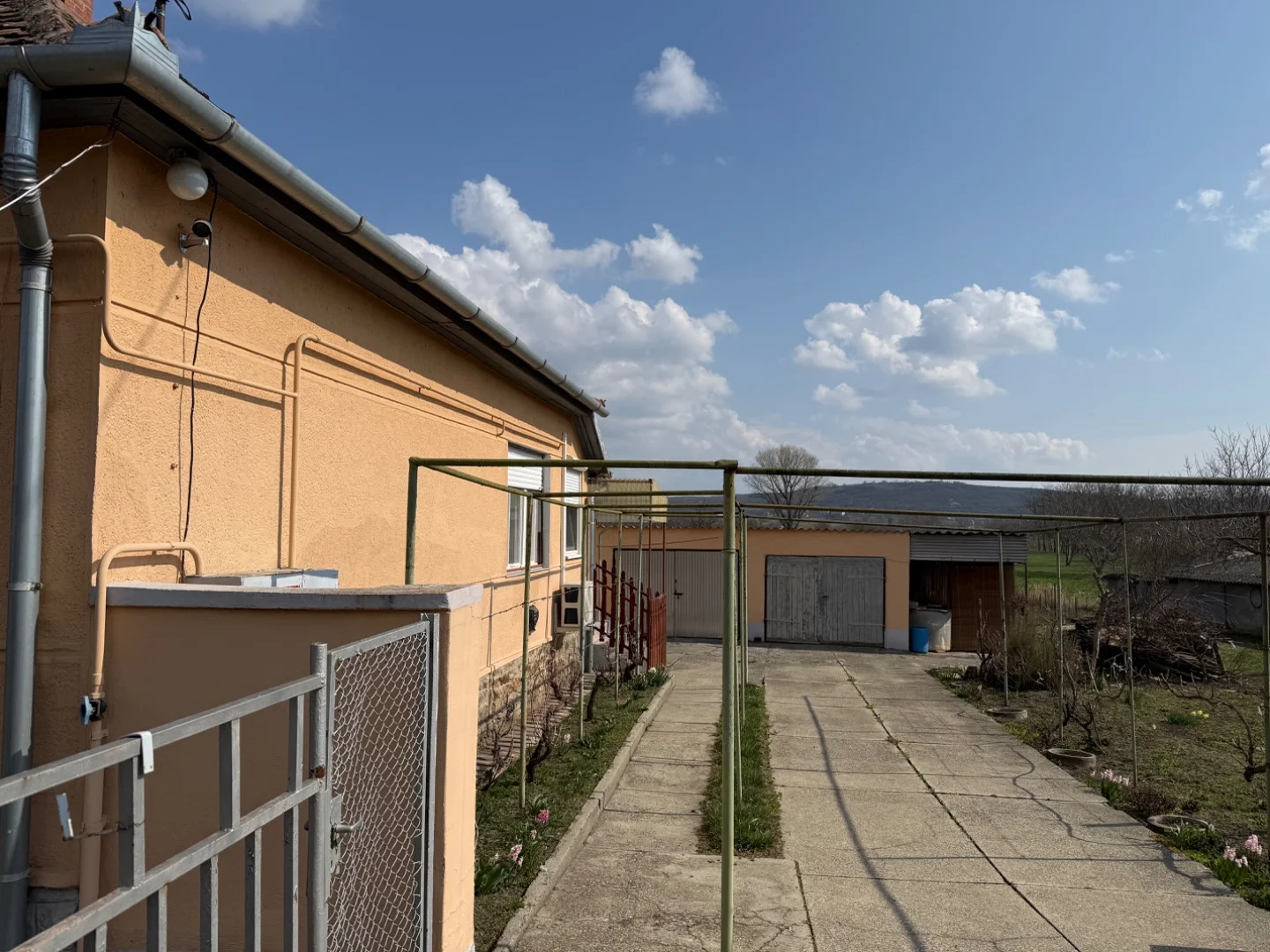 Eladó családi ház Lőrinci Aradi - Kép 2