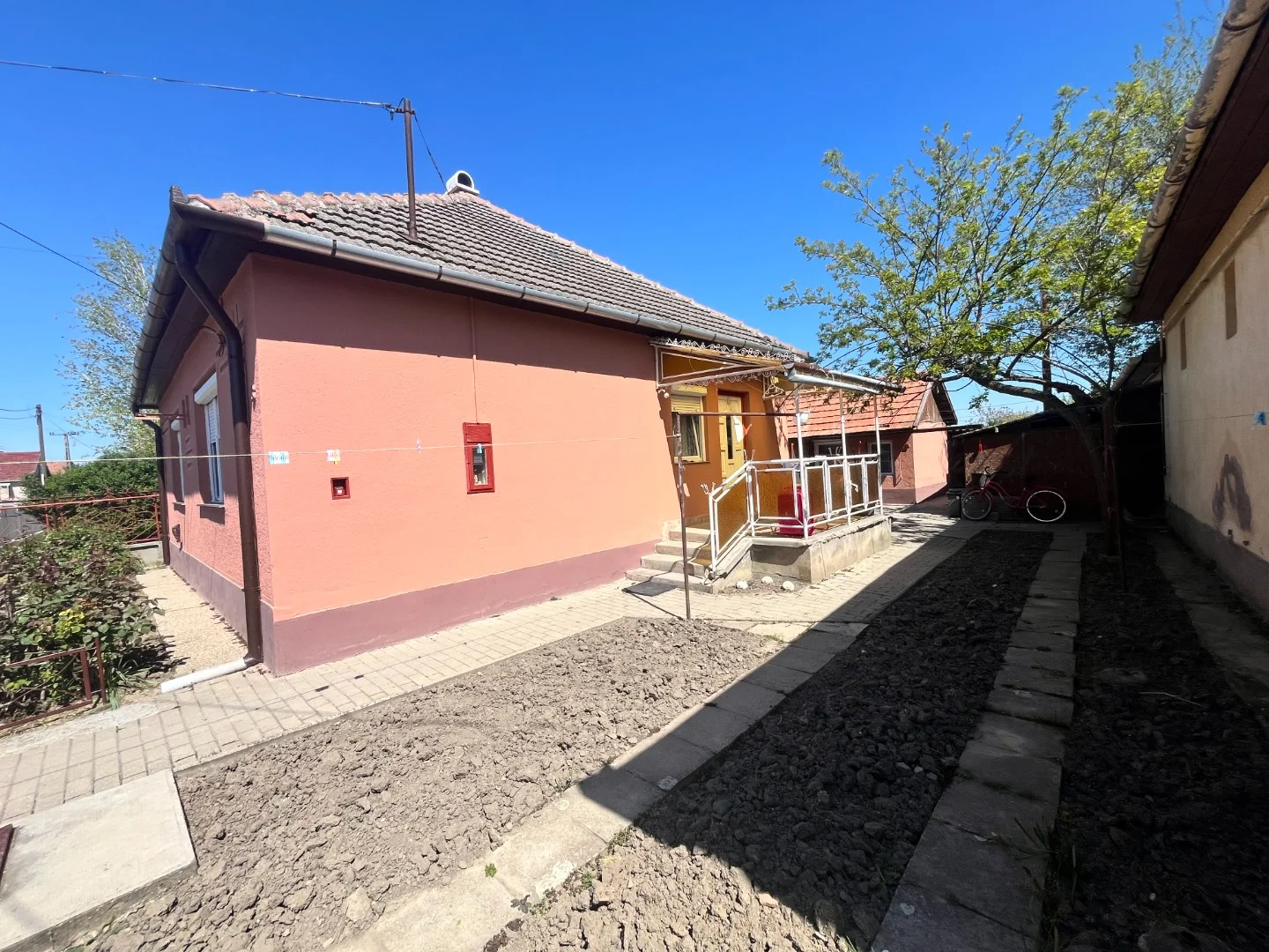 Eladó családi ház Sarkad - Kép 2