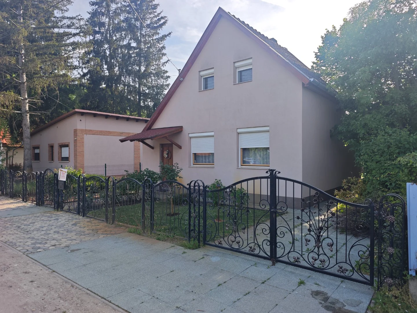 Eladó önálló nyaraló nyaraló / üdülő Gyula