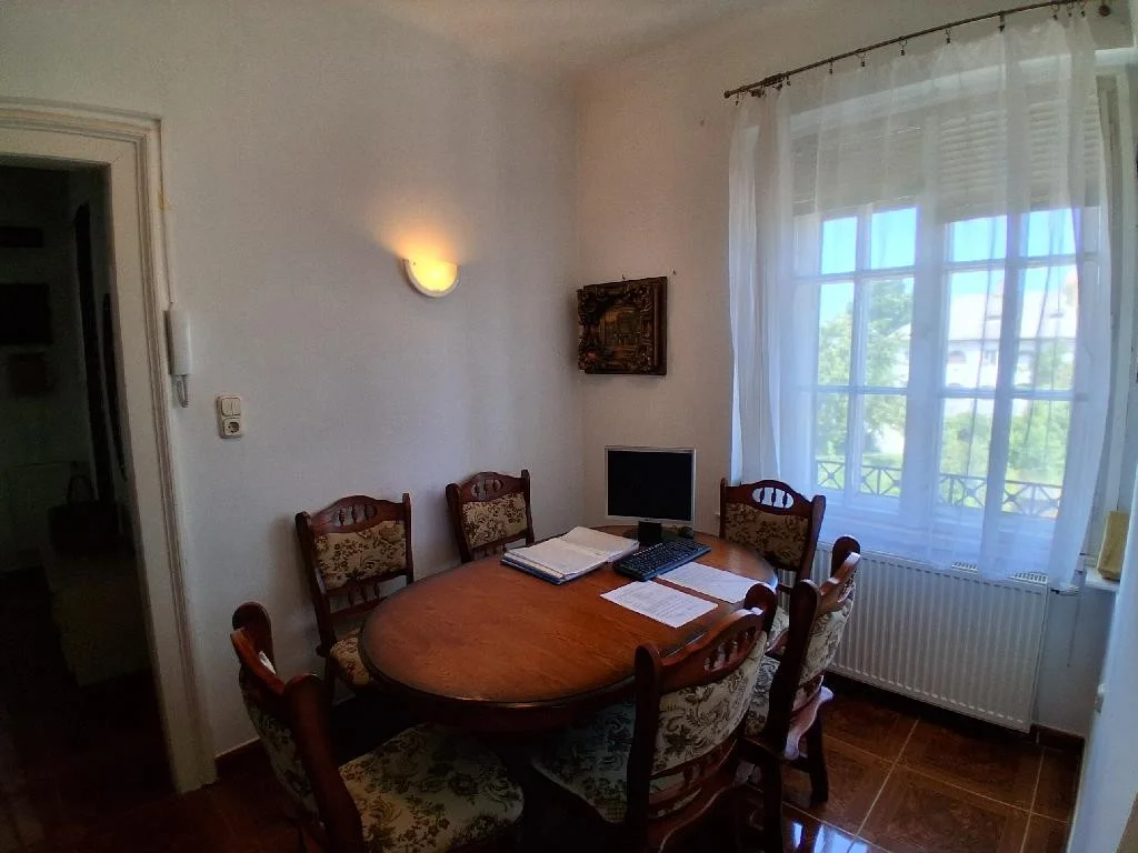 Eladó tégla lakás Pápa - Kép 2