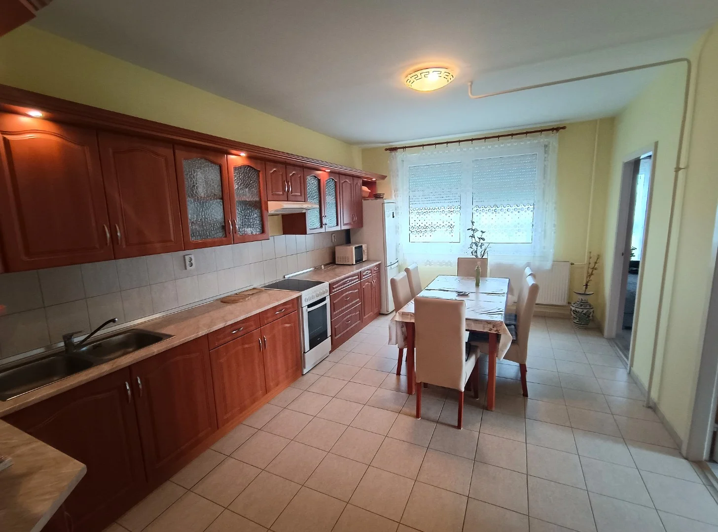 Eladó panel lakás Debrecen Kartács utca - Kép 2